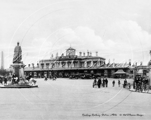 Train Station, Reading in Berkshire c1920s