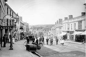 Picture of Cornwall - Helston, Coinage Hall Street c1895 - N2567