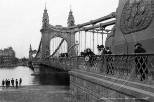 Hammersmith Bridge, Hammersmith in West London c1910s