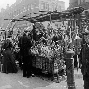 Picture of London, SE - The Cut, Costermonger 1900s N2184